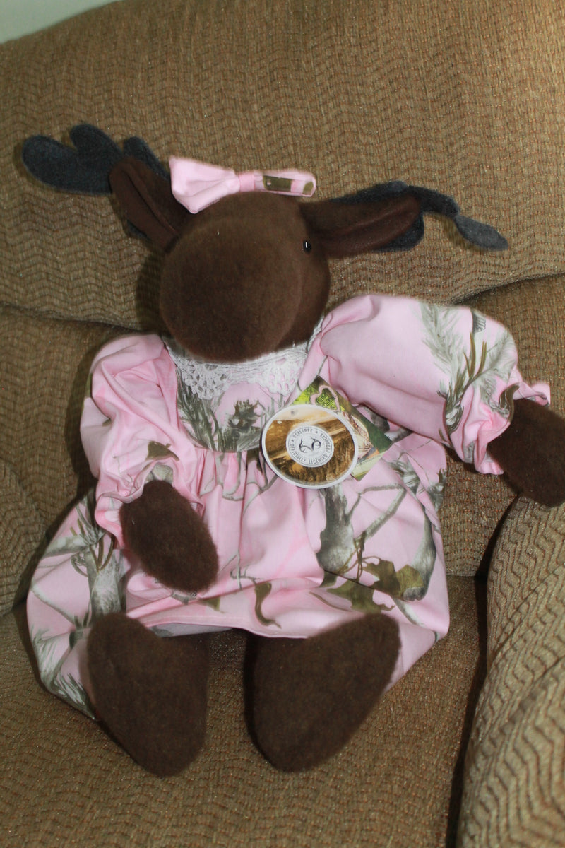 Mossy Oak BU Camo Vintage-Style Moose Plush Stuffed Animal Dress Moose –  Camo Chique & Spa Boutique