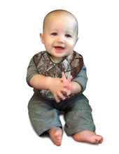 Load image into Gallery viewer, Realtree AP Camo Baby Bib 2PC Set OSFM babies 3M-2T - Camo Chique &amp; Spa Boutique
