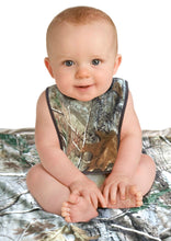 Load image into Gallery viewer, Realtree AP Camo Baby Bib 2PC Set OSFM babies 3M-2T - Camo Chique &amp; Spa Boutique
