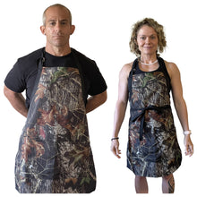 Load image into Gallery viewer, Mossy Oak Camo Apron Waterproof 600D Grill Apron OSFM S-3XL Men Women  Sewn in USA - Camo Chique &amp; Spa Boutique
